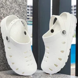 The Roadster Lifestyle Co. Men Self Design Clogs-18