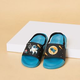 Pantaloons Junior Boys Self Design Sliders-37