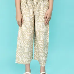 V-Mart Girls Printed Mid-Rise Capris-image-55