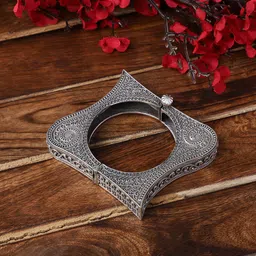 VENI Silver-Plated Oxidized Kada Bangle-45