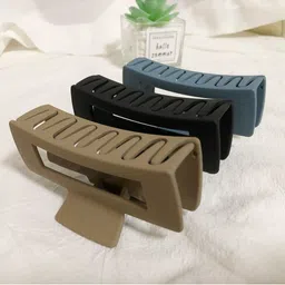 Krelin Women Set Of 3 Matte Rectangular Claw Clips-18