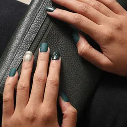 LICK Set Of 30 Reusable Artificial Press On Nails - Emerald Green image 2