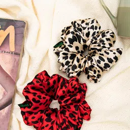 Arendelle Women Pack of 2 Red and Beige Cheetah Print Large Scrunchies-12