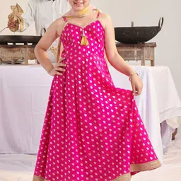 pspeaches Girls Floral Printed Regular Sequinned Kurta with Pyjamas & With Dupatta image 5