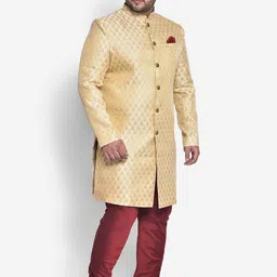 KISAH PLUS Men Cream Coloured & Red Printed Sherwani Set image 2