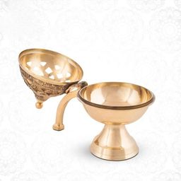 decorate dreams Decorate Dreams™ Pure Brass Dhuna Loban Burner, Round Dhooni Dhoop Dani Incense Burner,Table-Top Brass Incense Holder for Loban, Elegant and Traditional Dhoop Dani for Purifying Home (Small) image 3