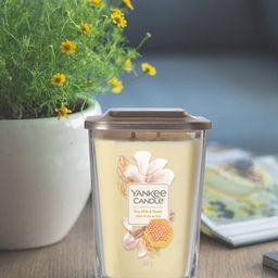 YANKEE CANDLE White Solid Scented Candle Jar-17