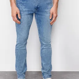 Trendyol Men Mi-Rise Clean Look Heavy Fade Stretchable Jeans-image-78