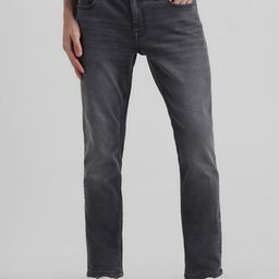 Jack & Jones Men Slim Fit Low-Rise Light Fade Stretchable Jeans-image-57