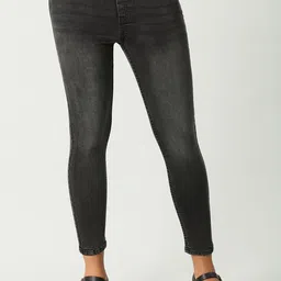 Mustard Women Clean Look Relaxed Fit Cotton Jeans-image-65