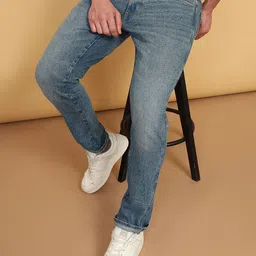 Wrangler Men Slim Fit Mid-Rise Medium Shade Heavy Fade Clean Look Stretchable Jeans-image-37