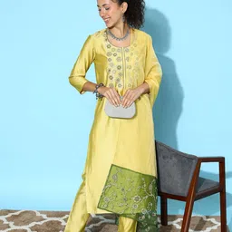 SheWill Women Floral Embroidered Regular Sequinned Kurta with Trousers & With Dupatta-picture-2