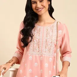 SHOWOFF Floral Embroidered Round Neck Sequinned StraightKurta With Trousers-picture-53