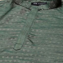 Amodh by Kisah Men Green Geometric Flared Sleeves Thread Work Dobby Kurta image 2