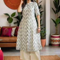 AMIRAS INDIAN ETHNIC WEAR Women Geometric Striped Sequinned Kurta-image-17