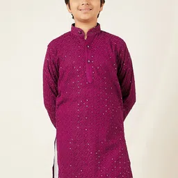 Aj DEZInES Boys Ethnic Motifs Embroidered Mandarin Collar Sequinned Cotton Kurta-image-35