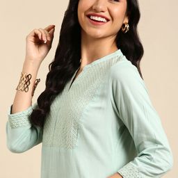 SHOWOFF Band Collar Floral Embroidered Thread Work Cotton Kurta-image-50