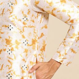 KISAH Abstract Printed Mandarin Collar Mirror Work Kurta image 2
