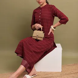 Vishudh Horizontal Striped Thread Work Kurta image 5