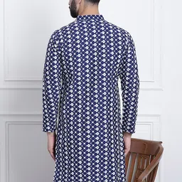 SOJANYA Floral Embroidered Mandarin Collar Kurta image 3