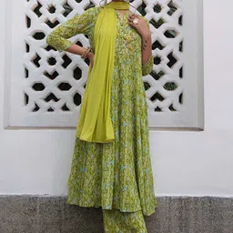 Janasya Floral Printed Regular Gotta Patti Kurta with Palazzos & With Dupatta-picture-51