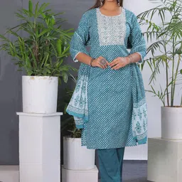 KALINI Women Leheriya Printed Regular Thread Work Pure Cotton Kurta with Trousers & With Dupatta-7