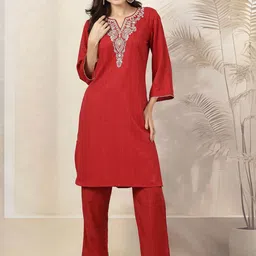 Nayam By Lakshita Floral Yoke Design Notch Neck Thread Work Straight Kurta with Trousers-image-59