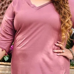 PrettyPlus by Desinoor.com V-Neck Kurti image 3