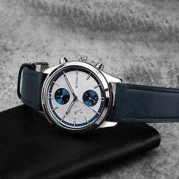 Titan Men Textured Dial & Leather Straps Analogue Watch 10026SL03-39