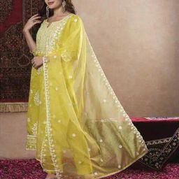 svaraa Women Embroidery Straight Kurta Set image 3