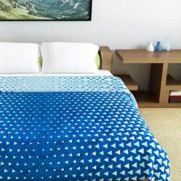 divine casa Ultra Soft Microfiber Polyester 150 GSM Geometric Print Double Reversible Comforter image 3