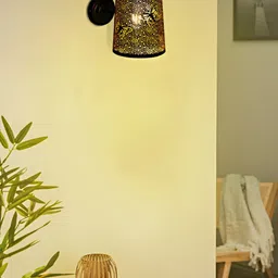 MFD HOME FURNISHING Black Metal Traditional Abstract Shaped Shaped Wall Lamp-54