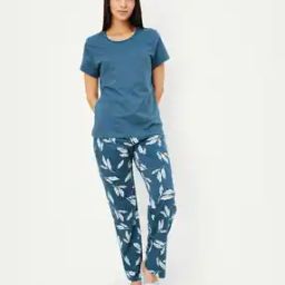 Women Printed Top and Pyjama Set -image-79