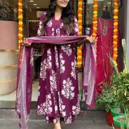 gosriki Women Floral Anarkali Kurta Set-picture-5