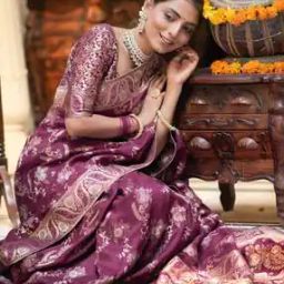 Women Zari Woven Saree with Tassels-picture-11