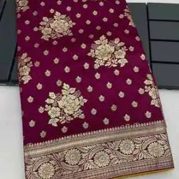 Women Floral Woven Saree with Contrast Border-image-32