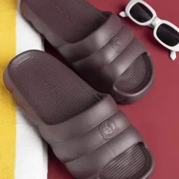 red tape Men Quilted Open-Toe Slides image 1