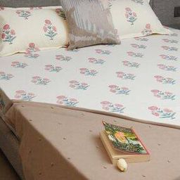 200 TC Floral Print King-Size Bedsheet with Pillow Covers-24