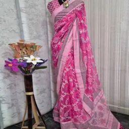 Women Floral Print Saree with Tassels-image-46