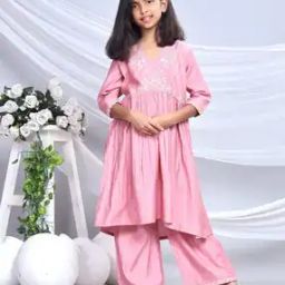 Women Embroidered Straight Kurta Set-image-84