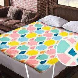 700 GSM Geometric Print Queen-Size Mattress Protector-image-1