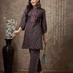 Women Floral Print Straight Kurta & Pants Set-image-1