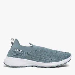 Low-Top Slip-On Shoes-image-15