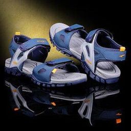 Men Colourblock Double-Strap Sandals with Velcro Fastening-image-89