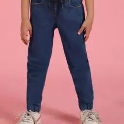 Mid-Rise Jeans with Insert Pockets-image-51