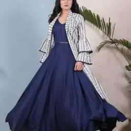 Skirt-Suit Set with Printed Shrug-image-3