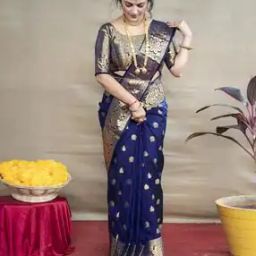 Women Floral Woven Kanjeevaram Saree with Contrast Border-picture-49