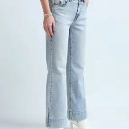 Women Lightly Washed Bootcut Jeans-image-32