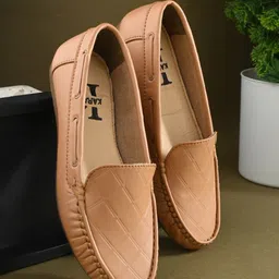 KARADDI Women Textured Round Toe Lightweight Loafers-20