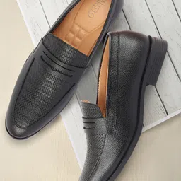 FAUSTO Men Black Textured Formal Loafers-image-42